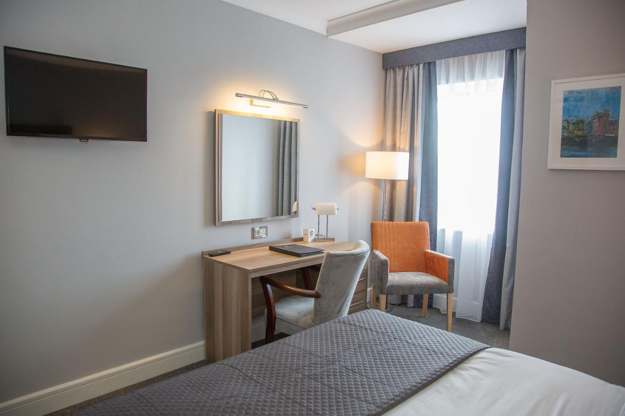 Westlodge Hotel & Leisure Centre Бантри Екстериор снимка